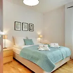 Apartman By The Sea Nadmorski With Balcony 300m From The By Renters