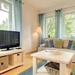 By The Sea Nadmorski With Balcony 300m From The By Renters Apartman